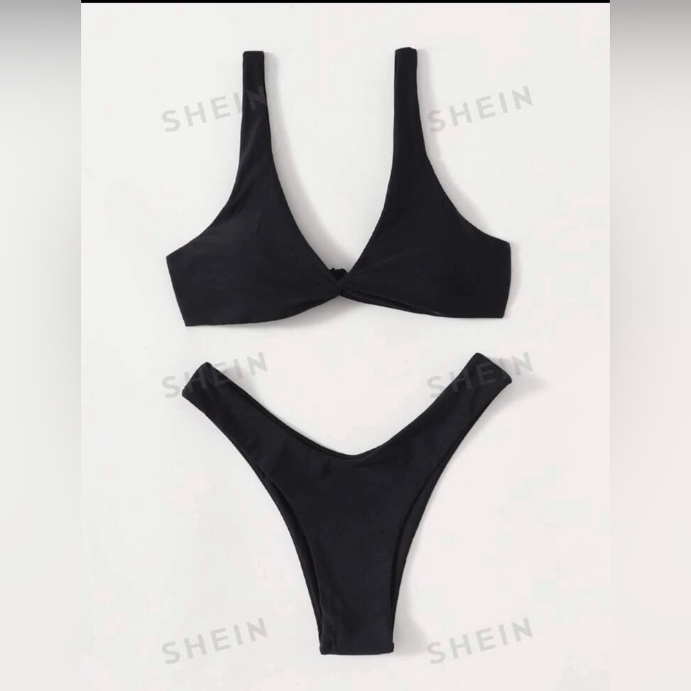 Black bikini